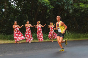 Hula dancers entertaining the kauai marathon runners