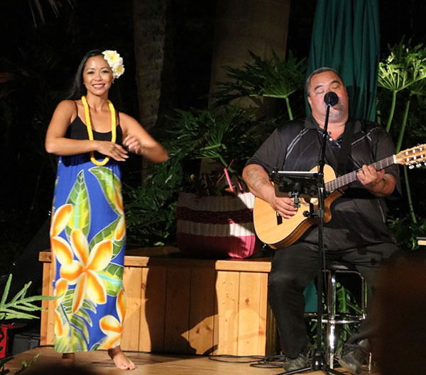 Live hula show in Poipu - Keoki's Paradise Kauai